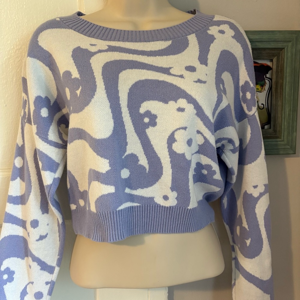 Hollister Floral Lavender Knit Sweater Cropped Top - Picture 2 of 7